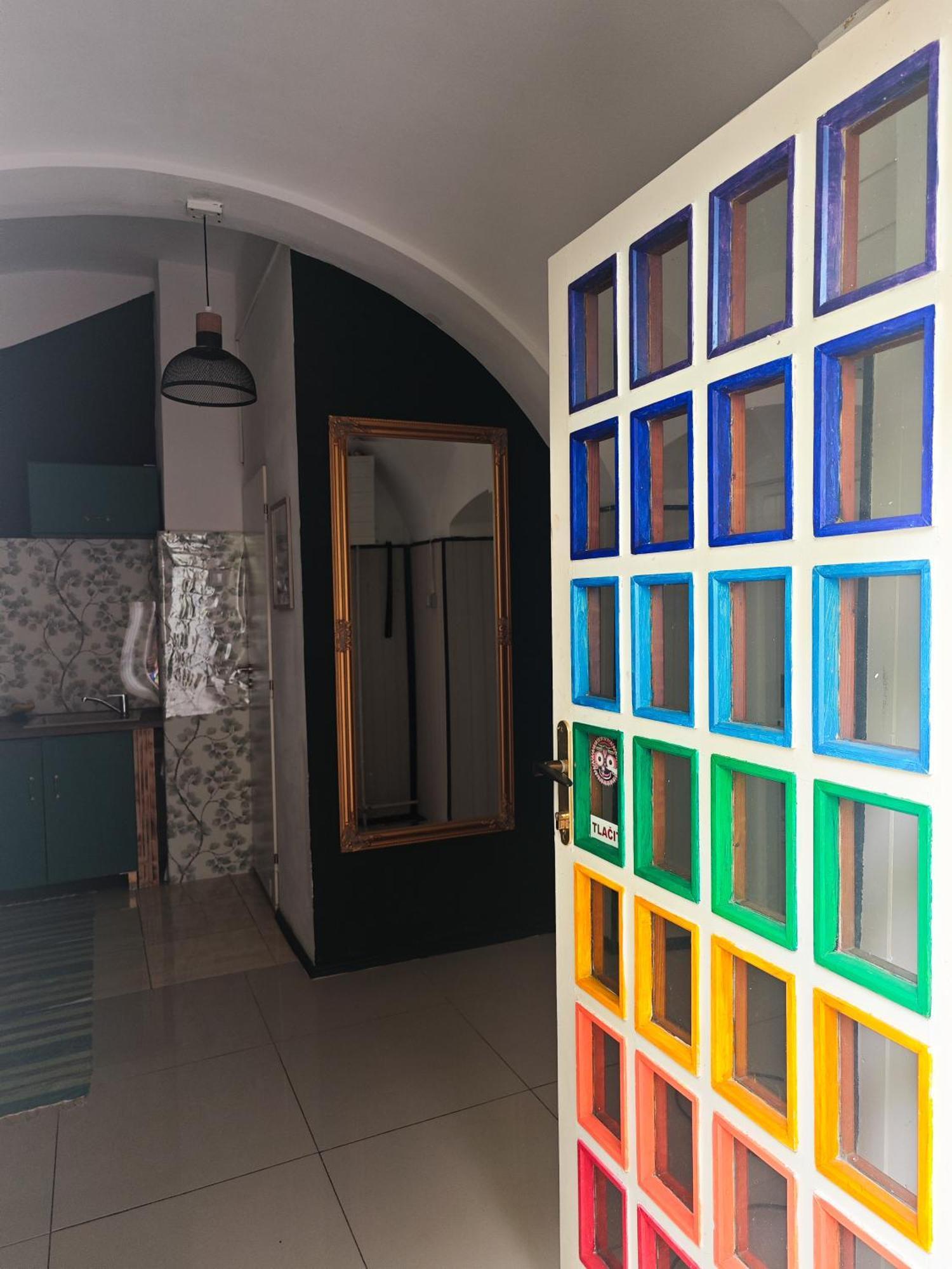 Vintage Room With Garden View Bratislava Exterior foto