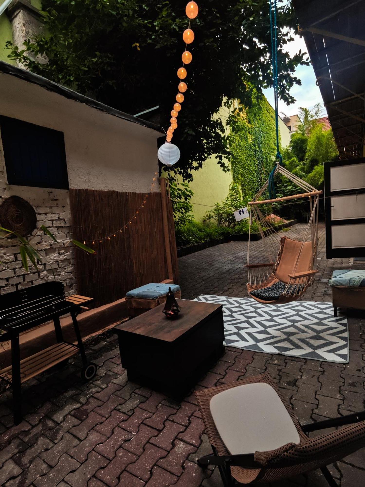 Vintage Room With Garden View Bratislava Exterior foto