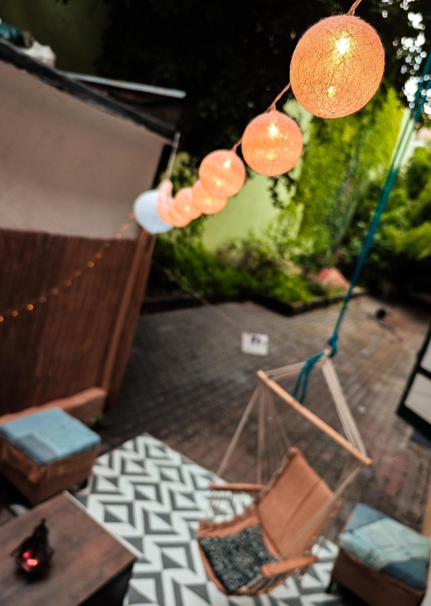 Vintage Room With Garden View Bratislava Exterior foto